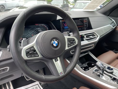 Used 2022 BMW X5 xDrive40i w/ M Sport Package AWD/4WD image 13