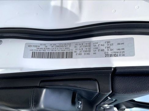 Used 2019 Jeep Grand Cherokee Limited AWD/4WD image 32