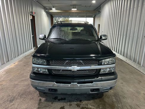 Used 2005 Chevrolet Avalanche Z71 w/ Sun And Sound Package image 3