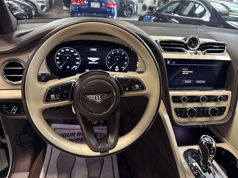 Used 2023 Bentley Bentayga Extended Wheelbase AWD/4WD image 16