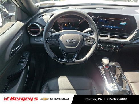 Certified 2025 Chevrolet Trax RS w/ Driver Confidence Package FWD image 13