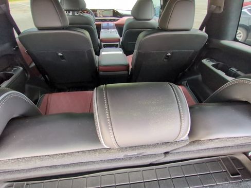 Used 2025 INFINITI QX80 Autograph w/ Autograph Exterior Package AWD/4WD image 34