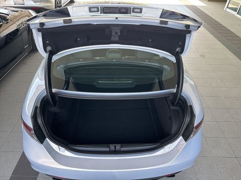 Used 2025 Alfa Romeo Giulia image 11