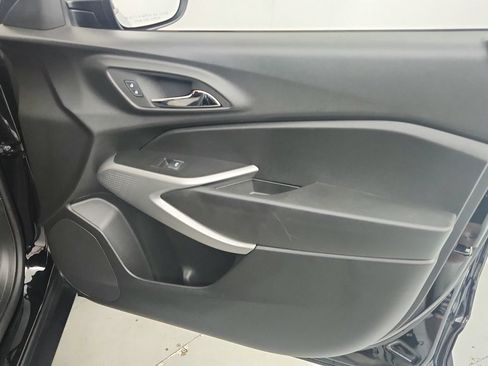 Used 2024 Chevrolet Trax RS FWD image 26