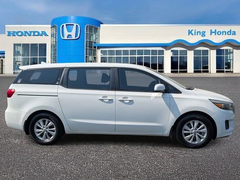 Used 2016 Kia Sedona L FWD image 6