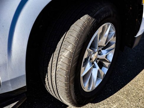 Used 2023 Chevrolet Suburban Premier image 44