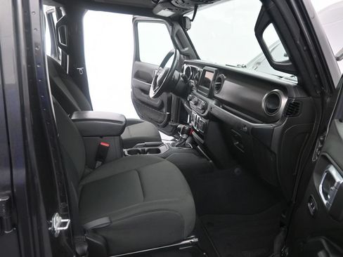 Used 2022 Jeep Gladiator Sport AWD/4WD image 11