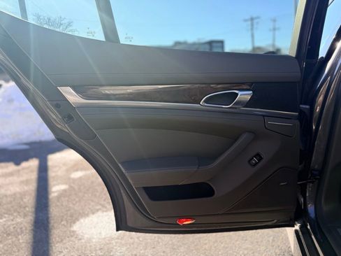Used 2015 Porsche Panamera 4 image 16