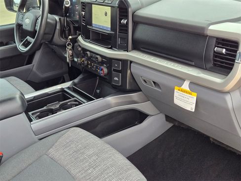 Used 2024 Ford F250 XLT w/ FX4 Off-Road Package image 24
