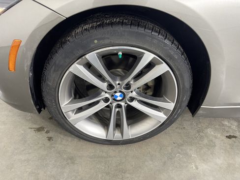 Used 2018 BMW 330i xDrive Sedan w/ Premium Package image 25