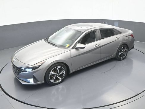 Used 2022 Hyundai Elantra Limited FWD image 47