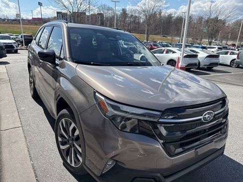 Used 2025 Subaru Forester Touring image 2