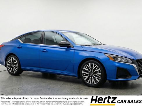 Used 2025 Nissan Altima 2.5 SV image 1