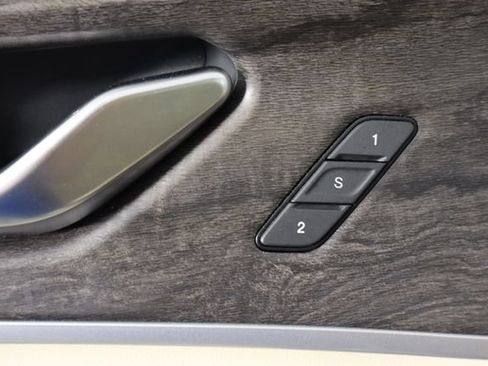 Used 2023 Jeep Grand Cherokee L Limited AWD/4WD image 23