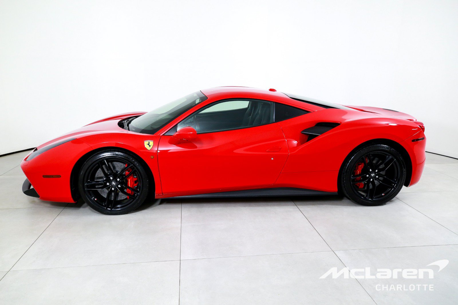 Used 2017 Ferrari 488 GTB RWD image 5