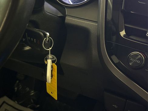 Used 2021 Toyota Camry SE image 21