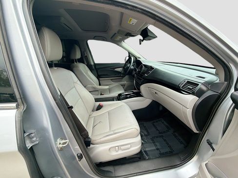 Used 2019 Honda Pilot Elite image 32