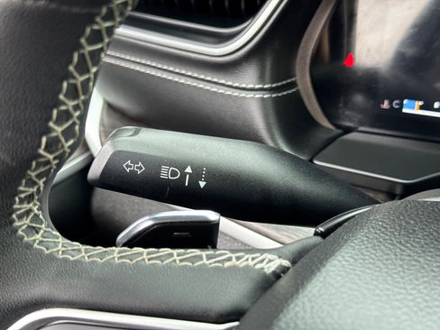 Used 2023 Jeep Grand Cherokee L Limited w/ Black Appearance Package image 19