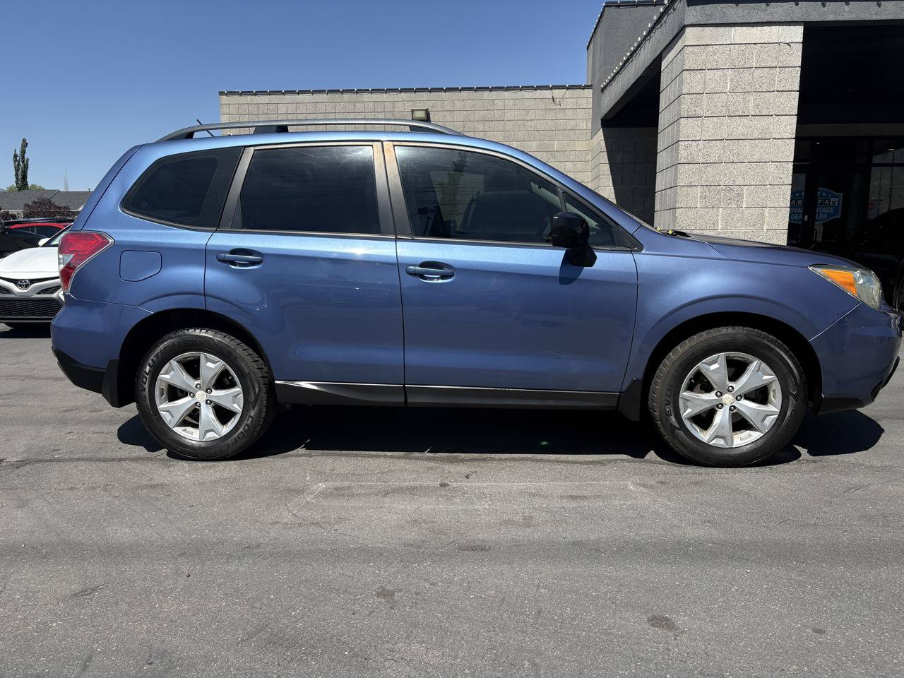 Used 2015 Subaru Forester 2.5i w/ Alloy Wheel Package AWD/4WD image 4