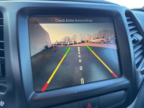 Used 2016 Jeep Cherokee Limited image 22