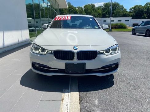 Used 2018 BMW 330i xDrive Sedan AWD/4WD image 4