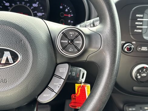 Used 2018 Kia Soul Base image 26