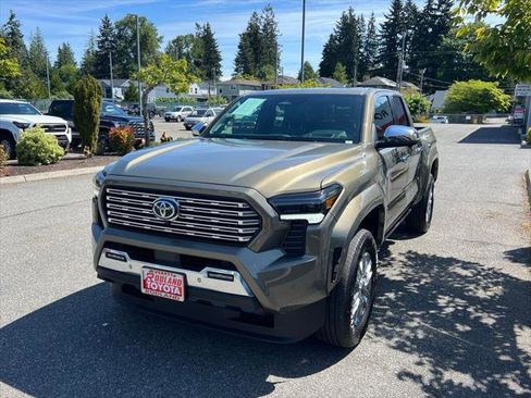 Certified 2025 Toyota Tacoma Limited AWD/4WD image 4