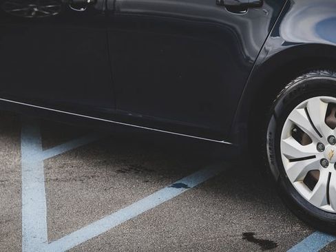 Used 2016 Chevrolet Cruze LS image 8