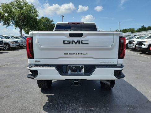 Used 2024 GMC Sierra 3500 Denali Ultimate AWD/4WD image 8