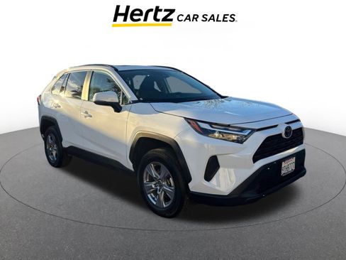 Used 2025 Toyota RAV4 XLE image 1