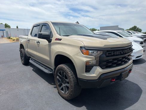 Used 2022 Chevrolet Silverado 1500 Custom Trail Boss w/ LPO, Dark Essentials Package AWD/4WD image 1
