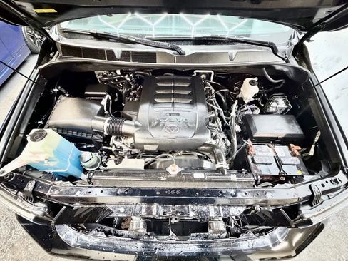 Used 2018 Toyota Sequoia Platinum image 35