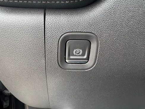 Used 2022 Chevrolet Silverado 1500 LT image 26