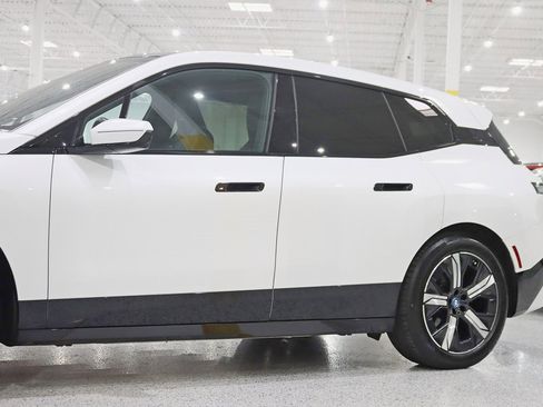 Used 2023 BMW iX xDrive50 w/ Premium Package image 3
