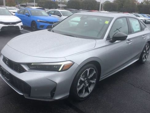 Used 2025 Honda Civic Sport Touring image 4