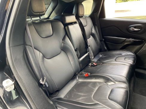 Used 2023 Jeep Cherokee Altitude Lux image 19