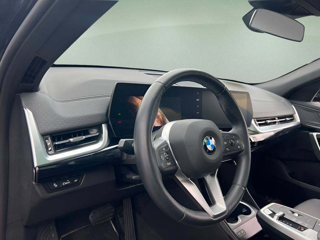 Used 2026 BMW X2 xDrive28i AWD/4WD image 9