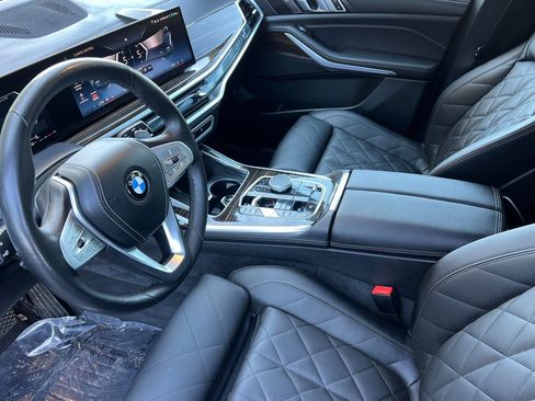 Used 2025 BMW X7 xDrive40i w/ Climate Comfort Package image 10