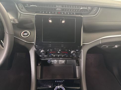 Used 2024 Jeep Grand Cherokee L Laredo image 10