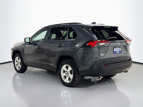 Used 2019 Toyota RAV4 LE image 4