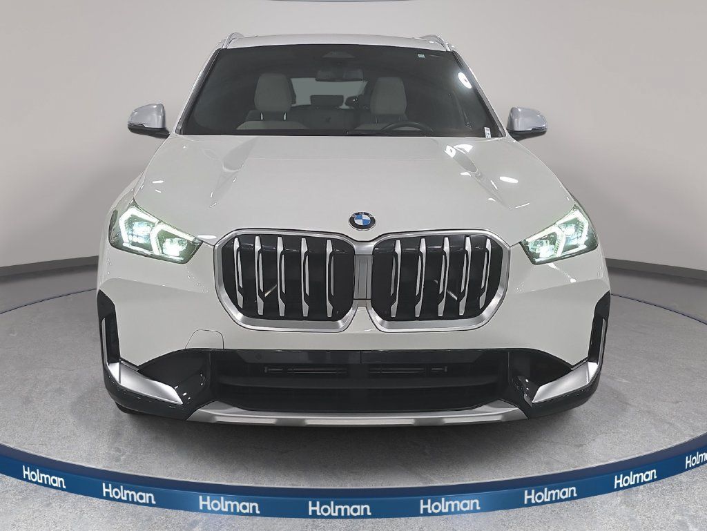 Certified 2023 BMW X1 xDrive28i w/ Convenience Package AWD/4WD image 2