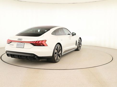 Used 2024 Audi e-tron GT Prestige image 6