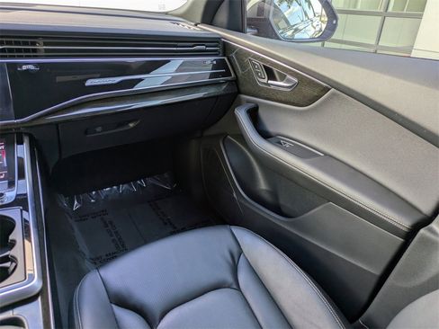 Used 2023 Audi Q8 Premium Plus image 18