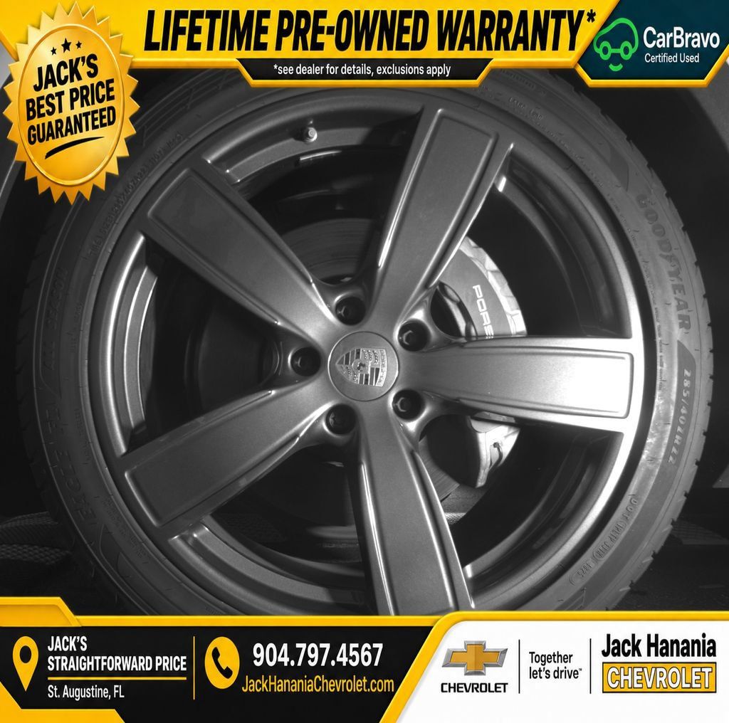 Used 2024 Porsche Cayenne AWD/4WD image 25