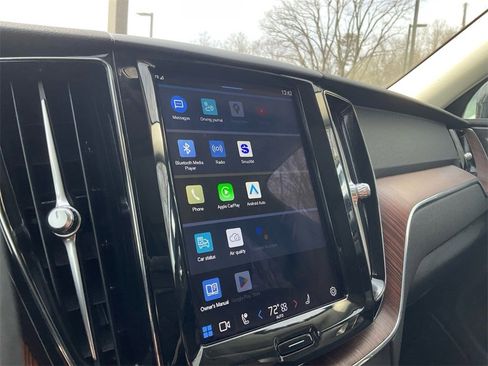 Certified 2023 Volvo XC60 B5 Plus w/ Climate Package image 18