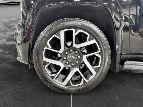 Used 2024 Chevrolet Silverado EV RST AWD/4WD image 32