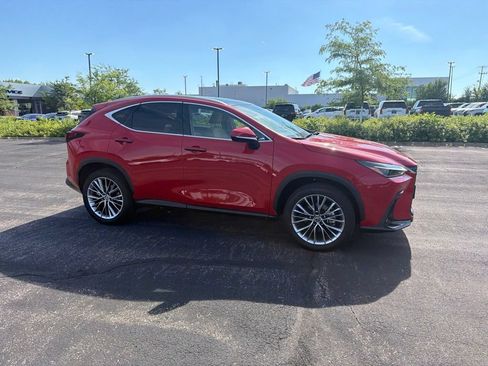 Used 2025 Lexus NX 350h AWD w/ Luxury Package image 18