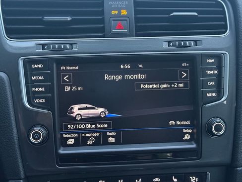 Used 2016 Volkswagen e-Golf SEL Premium w/ Driver Assistance Package image 27