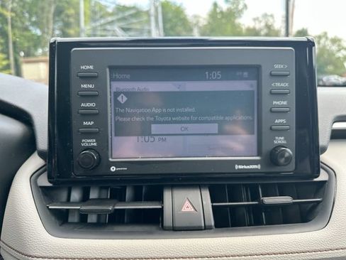 Used 2020 Toyota RAV4 XLE w/ Convenience Package AWD/4WD image 16