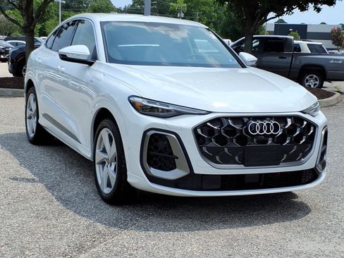 Certified 2025 Audi Q5 2.0T Premium AWD/4WD image 5